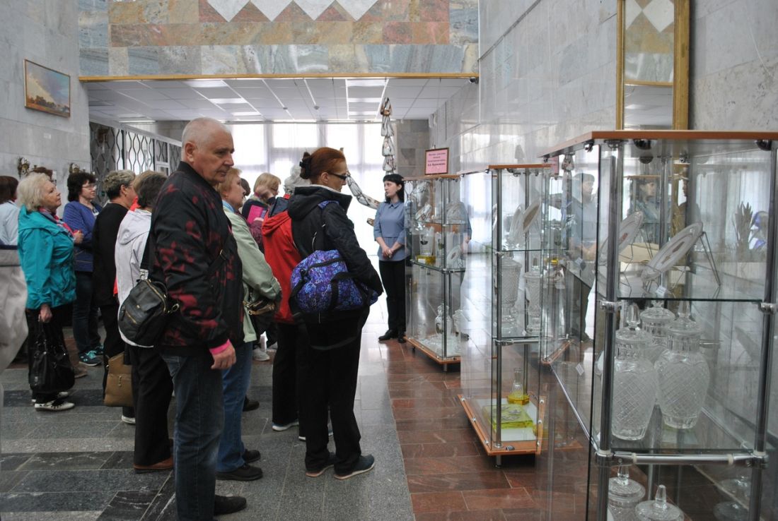 В Никольском музее стекла и хрусталя открылась выставка в преддверии Дня Победы